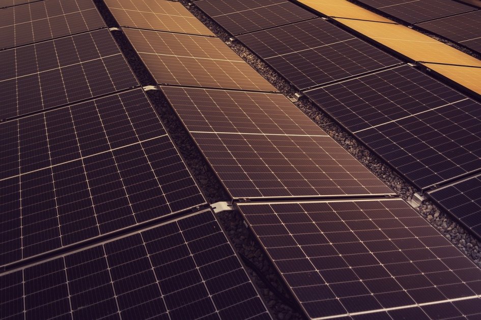 How Installing DIY Solar Panels Can Save Us Big On Energy Bills?
